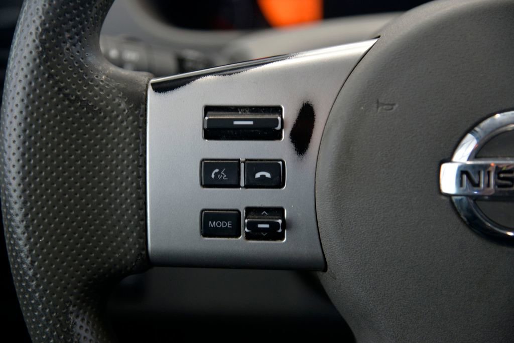 Used 2020 Nissan Frontier SV w/ Midnight Edition Floor Mats image 22