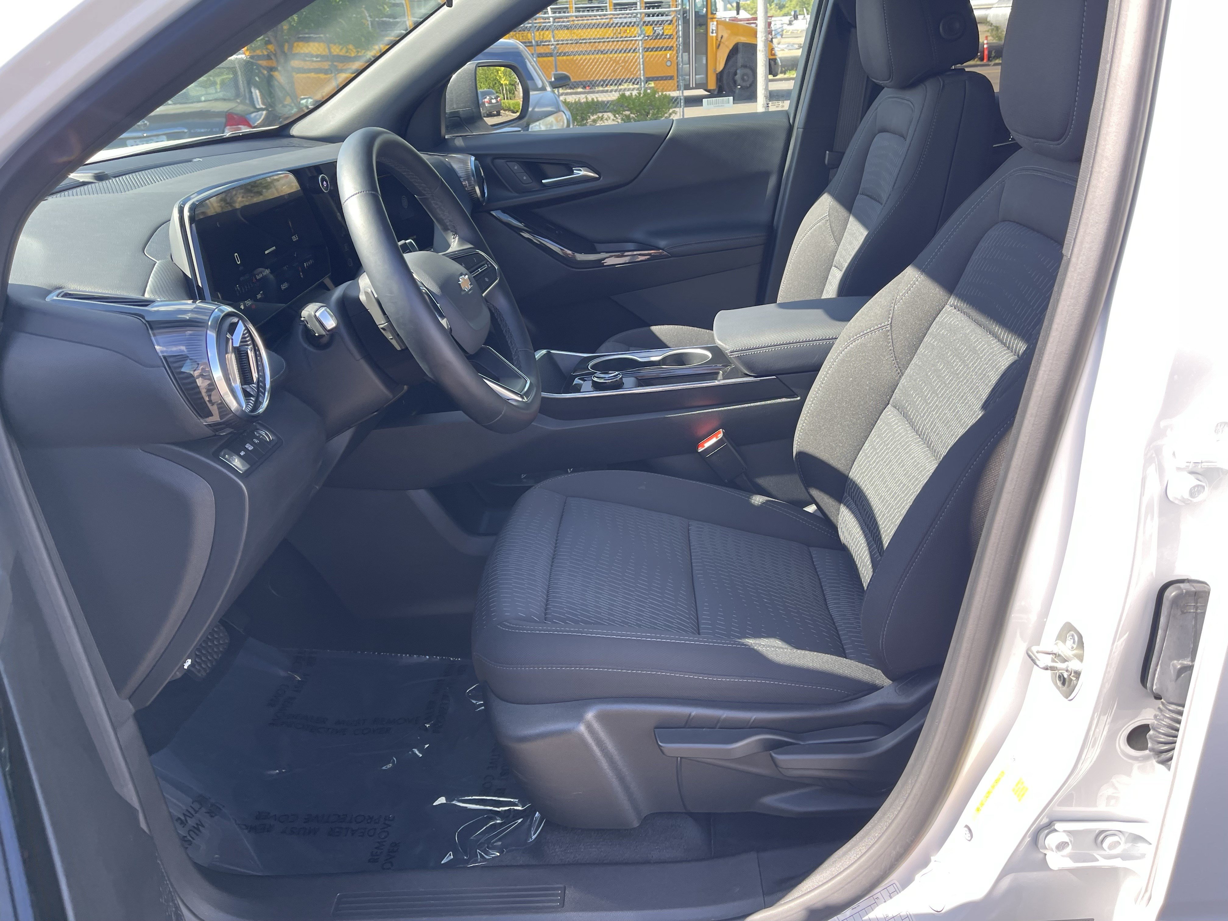 Used 2026 Chevrolet Equinox LT AWD/4WD image 11