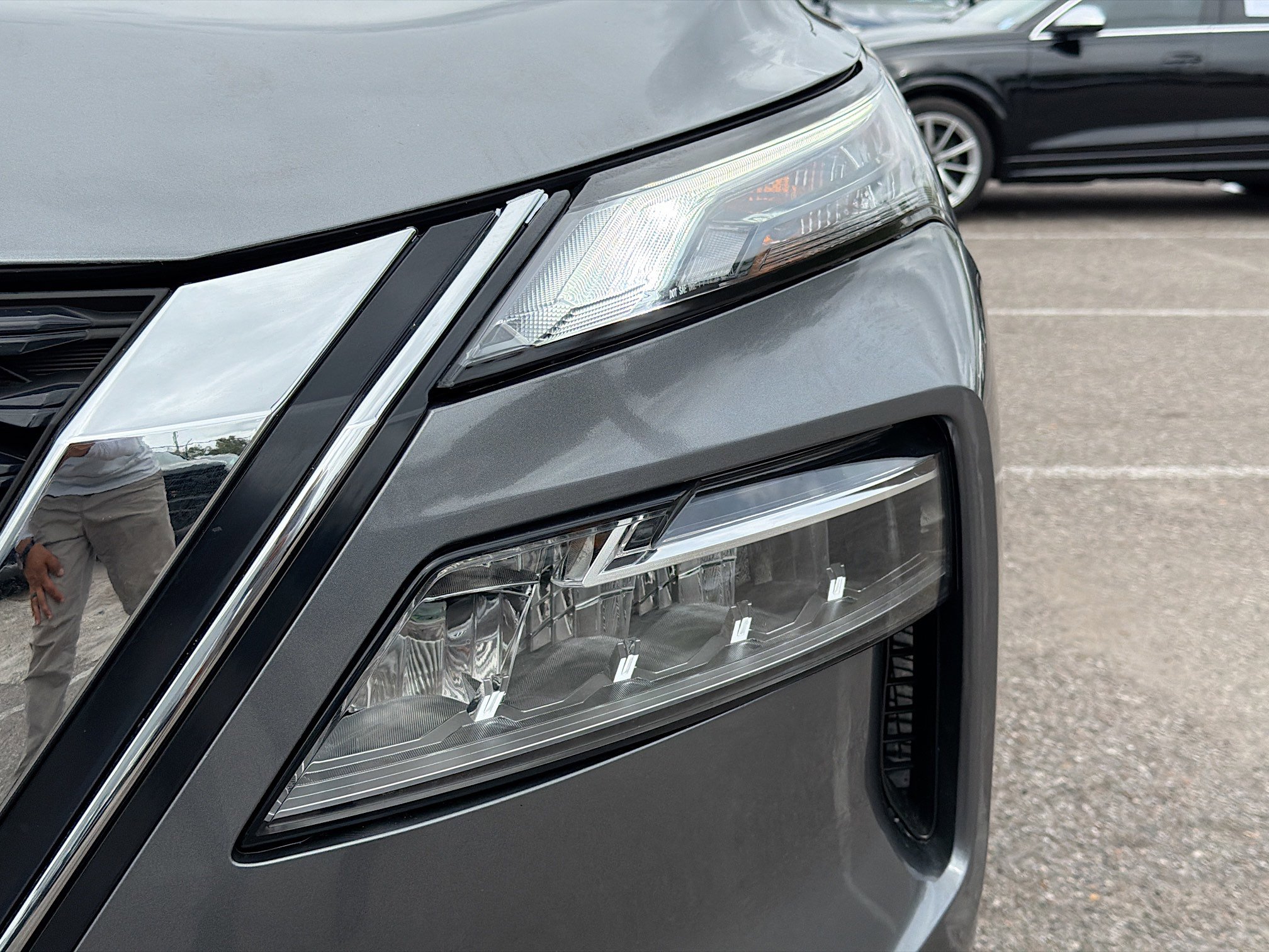 Used 2023 Nissan Rogue SV image 9