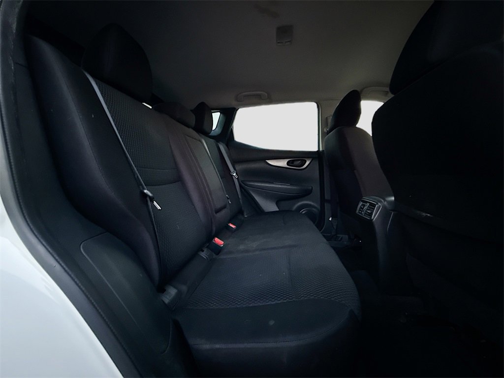 Used 2019 Nissan Rogue Sport S image 26