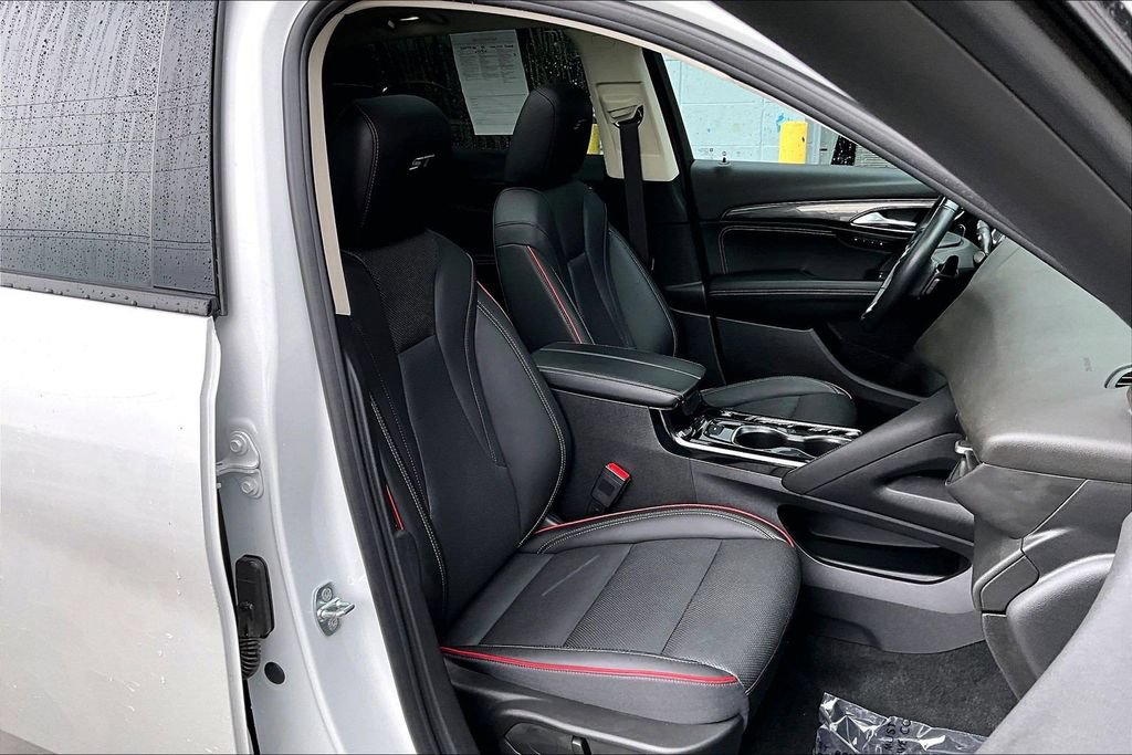 Used 2023 Buick Envision Essence w/ Sport Touring Package AWD/4WD image 7