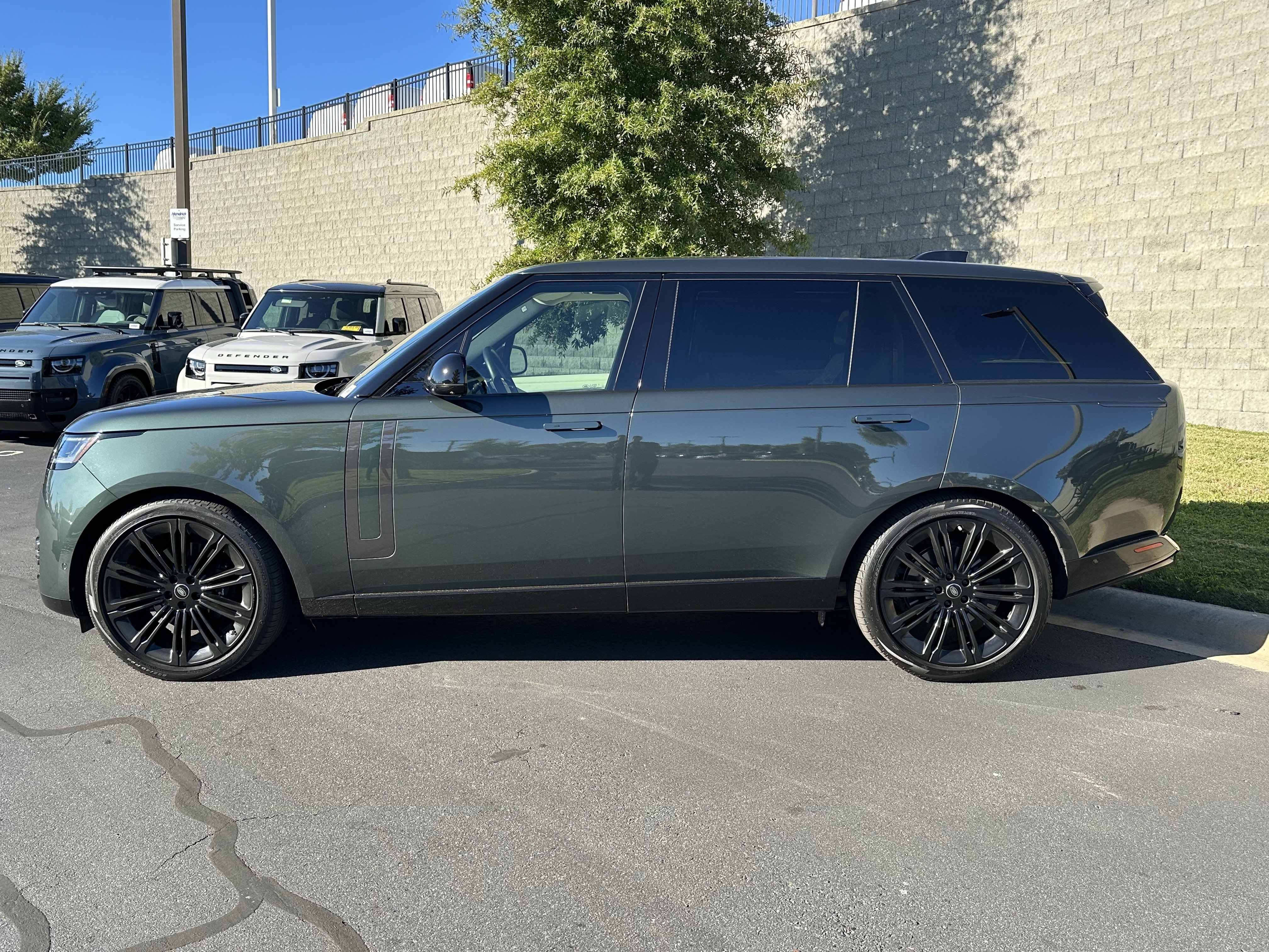 Certified 2024 Land Rover Range Rover Long Wheelbase SE AWD/4WD image 4