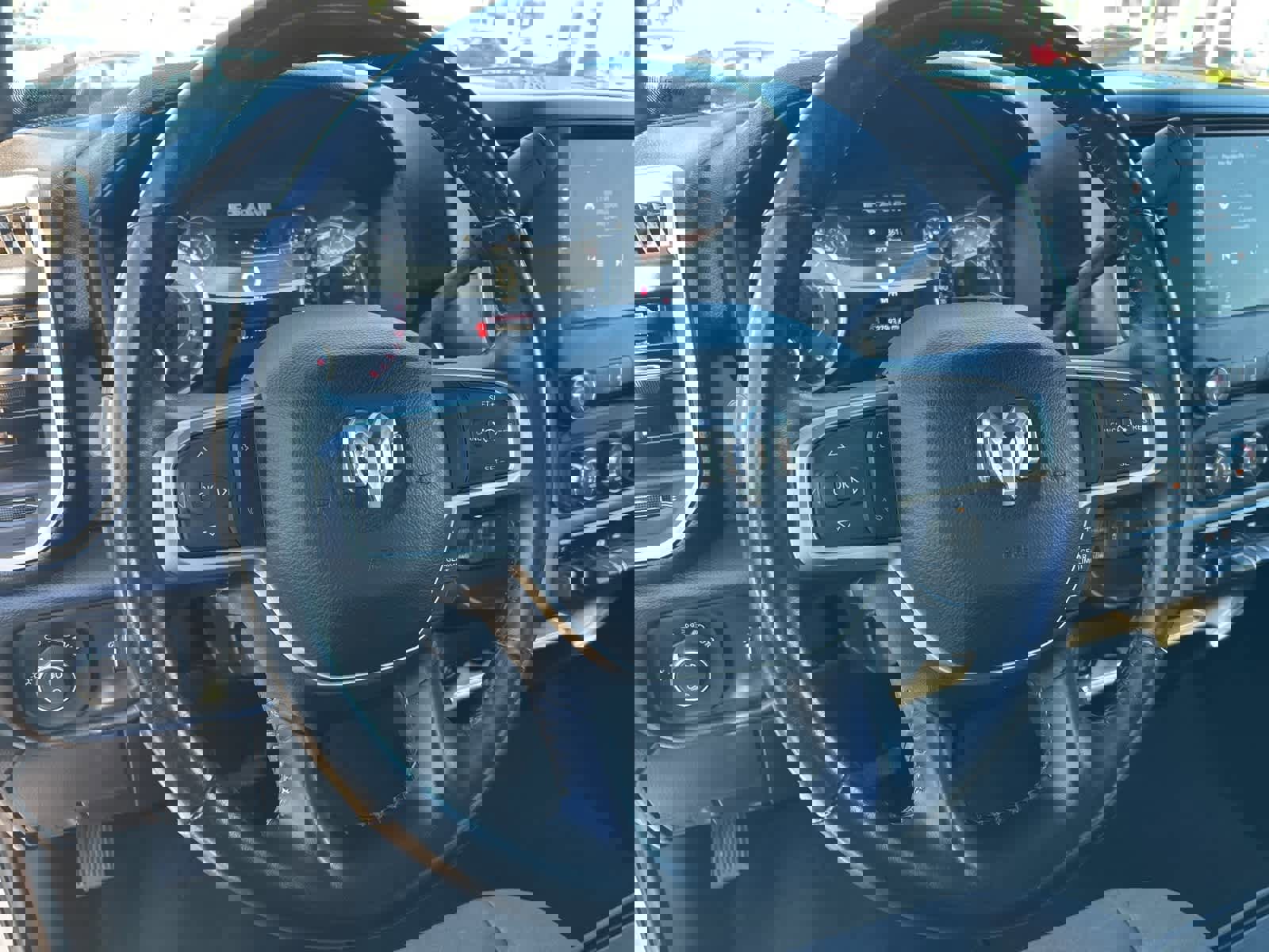 Used 2024 RAM 3500 Big Horn image 34