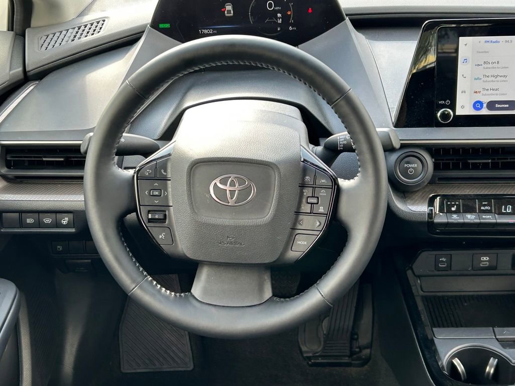 Used 2025 Toyota Prius XLE image 39