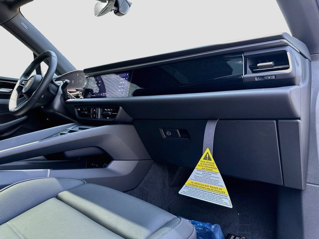 New 2026 Porsche Macan 4 Electric AWD/4WD image 30