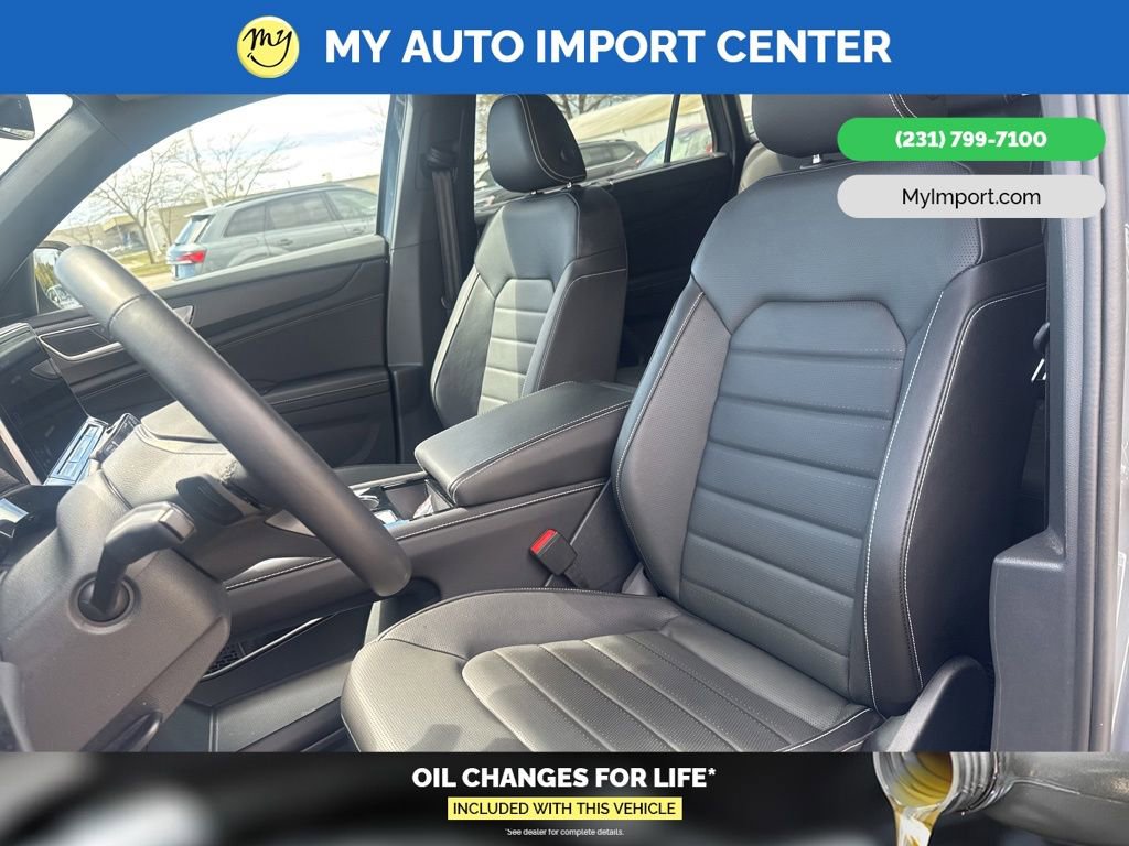Used 2025 Volkswagen Atlas Cross Sport SEL R-Line AWD/4WD image 14