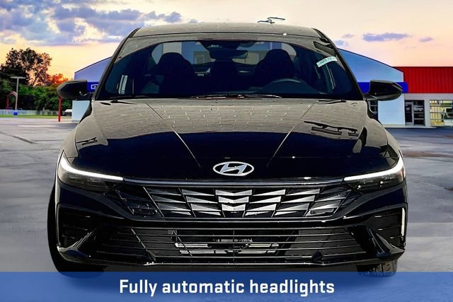 New 2025 Hyundai Elantra SEL image 17