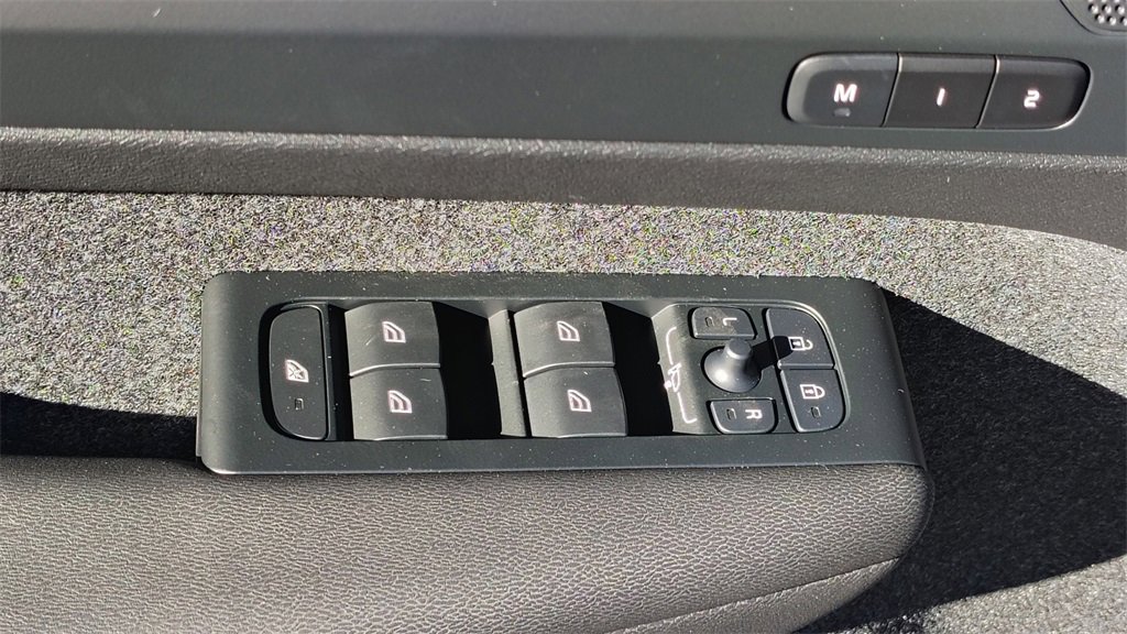 New 2026 Volvo XC40 B5 Plus w/ Protection Package Premier image 9