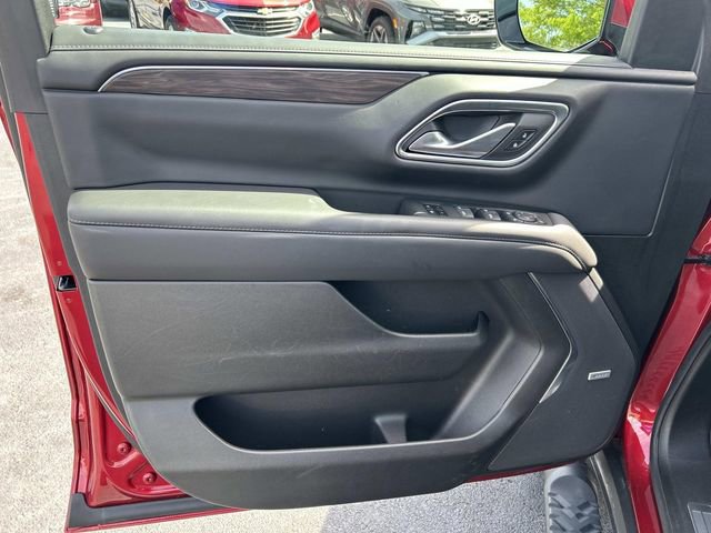 Used 2022 Chevrolet Tahoe Z71 w/ Luxury Package AWD/4WD image 25