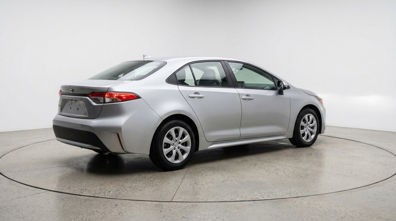Used 2025 Toyota Corolla LE FWD image 9