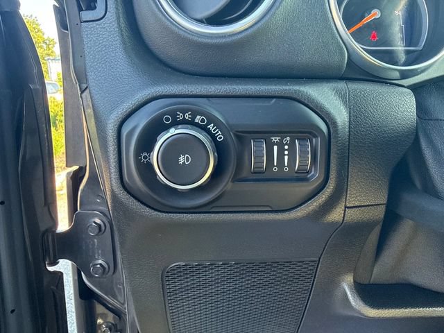 Used 2019 Jeep Wrangler Unlimited Sahara AWD/4WD image 24