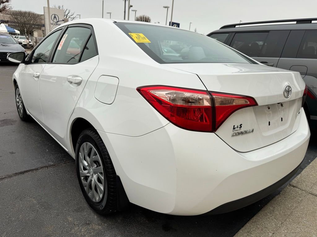 Used 2018 Toyota Corolla LE image 4