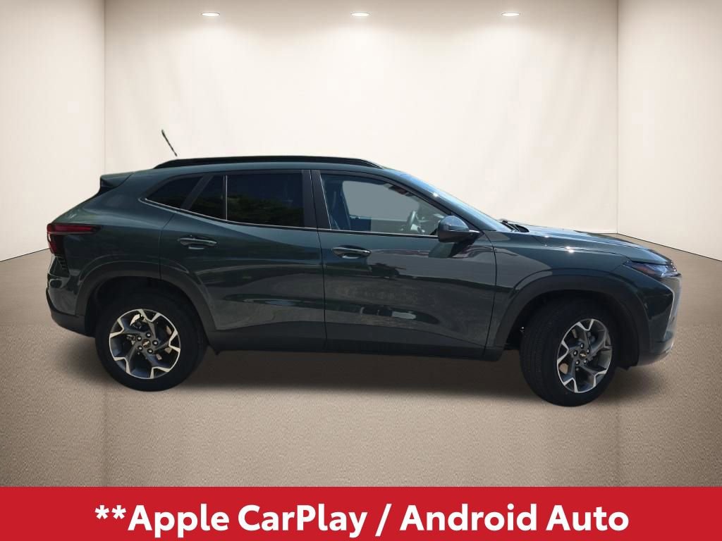 Used 2025 Chevrolet Trax LT image 3