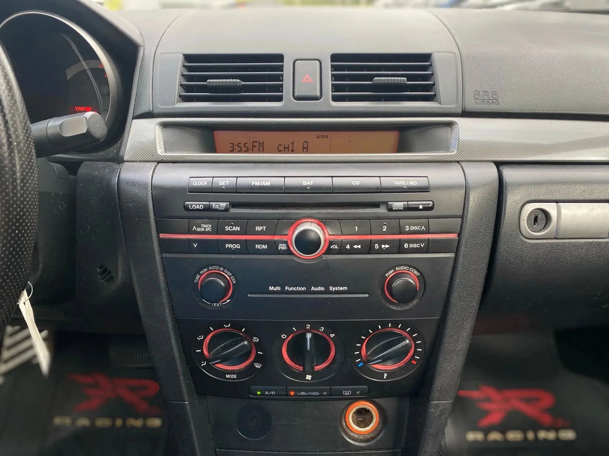 Used 2005 MAZDA MAZDA3 s w/ Moonroof & 6-CD Pkg image 14