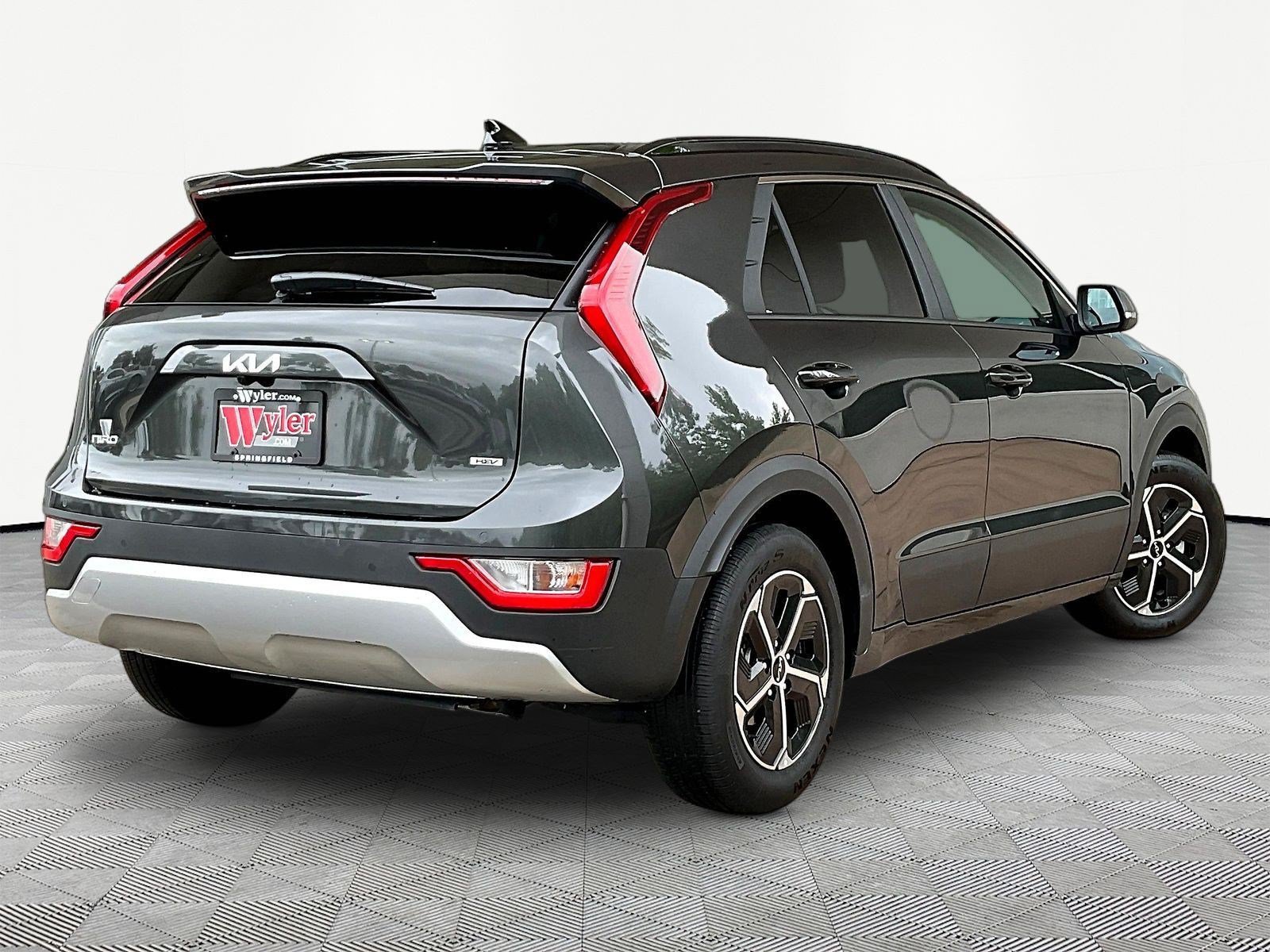 Used 2023 Kia Niro EX FWD image 6