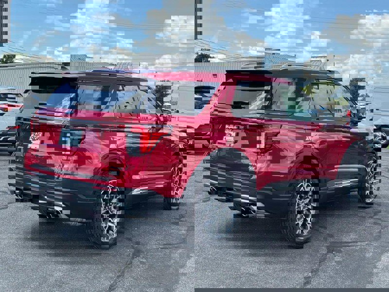 New 2025 Ford Explorer Platinum image 3