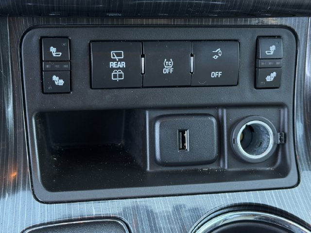 Used 2017 Chevrolet Traverse LT FWD image 21