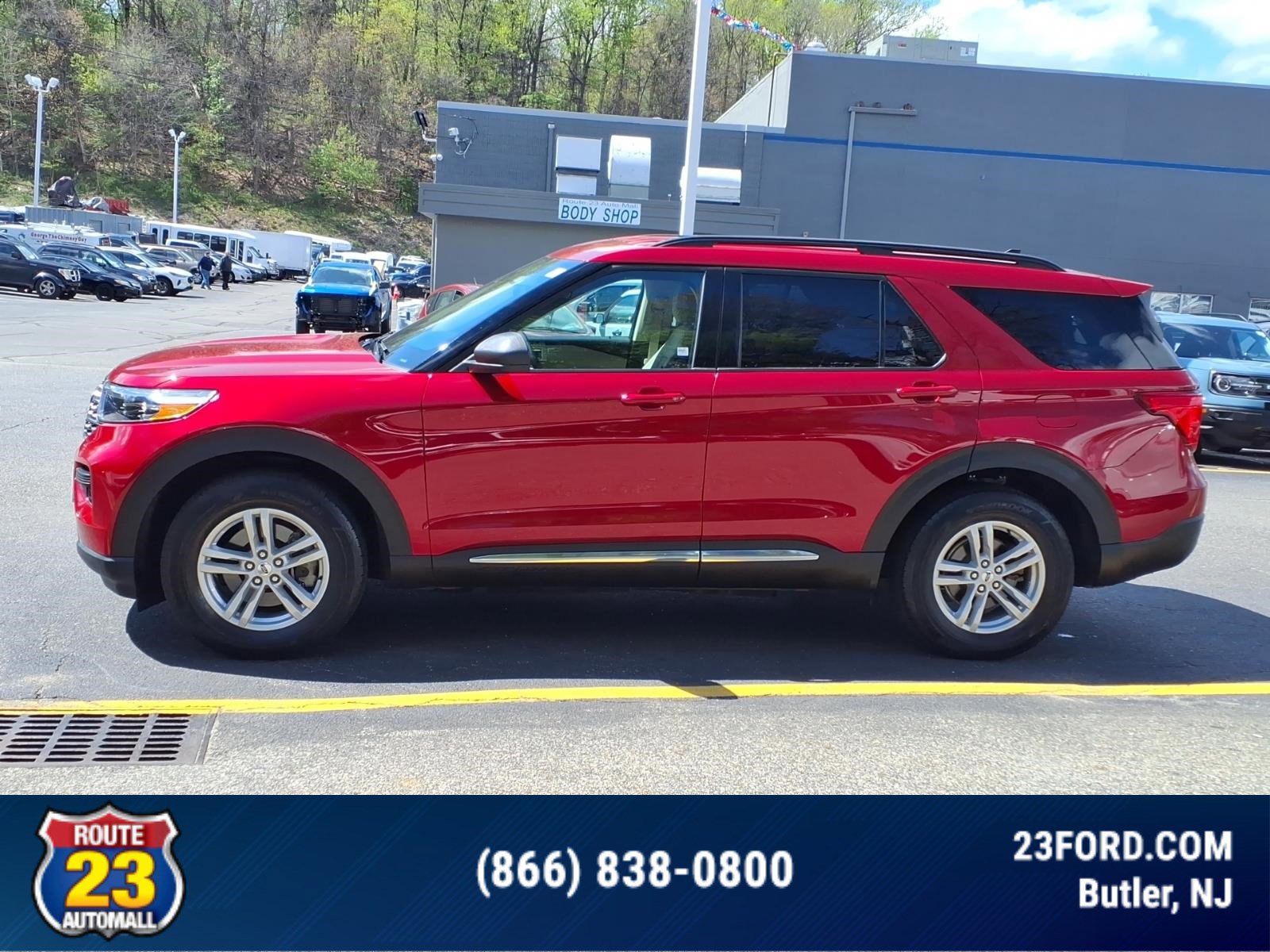 Used 2024 Ford Explorer XLT image 5