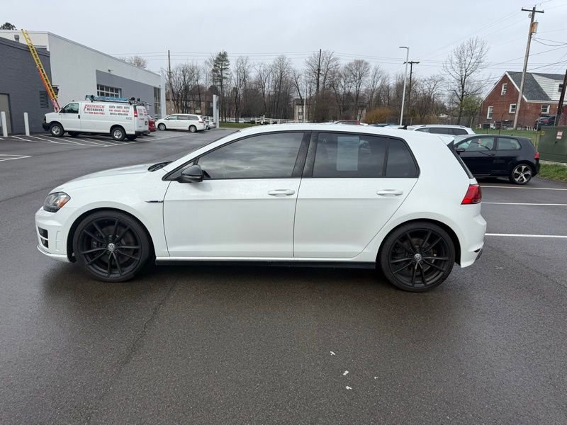 Used 2017 Volkswagen Golf R 4-Door image 9