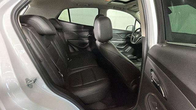 Used 2019 Buick Encore Essence FWD image 30