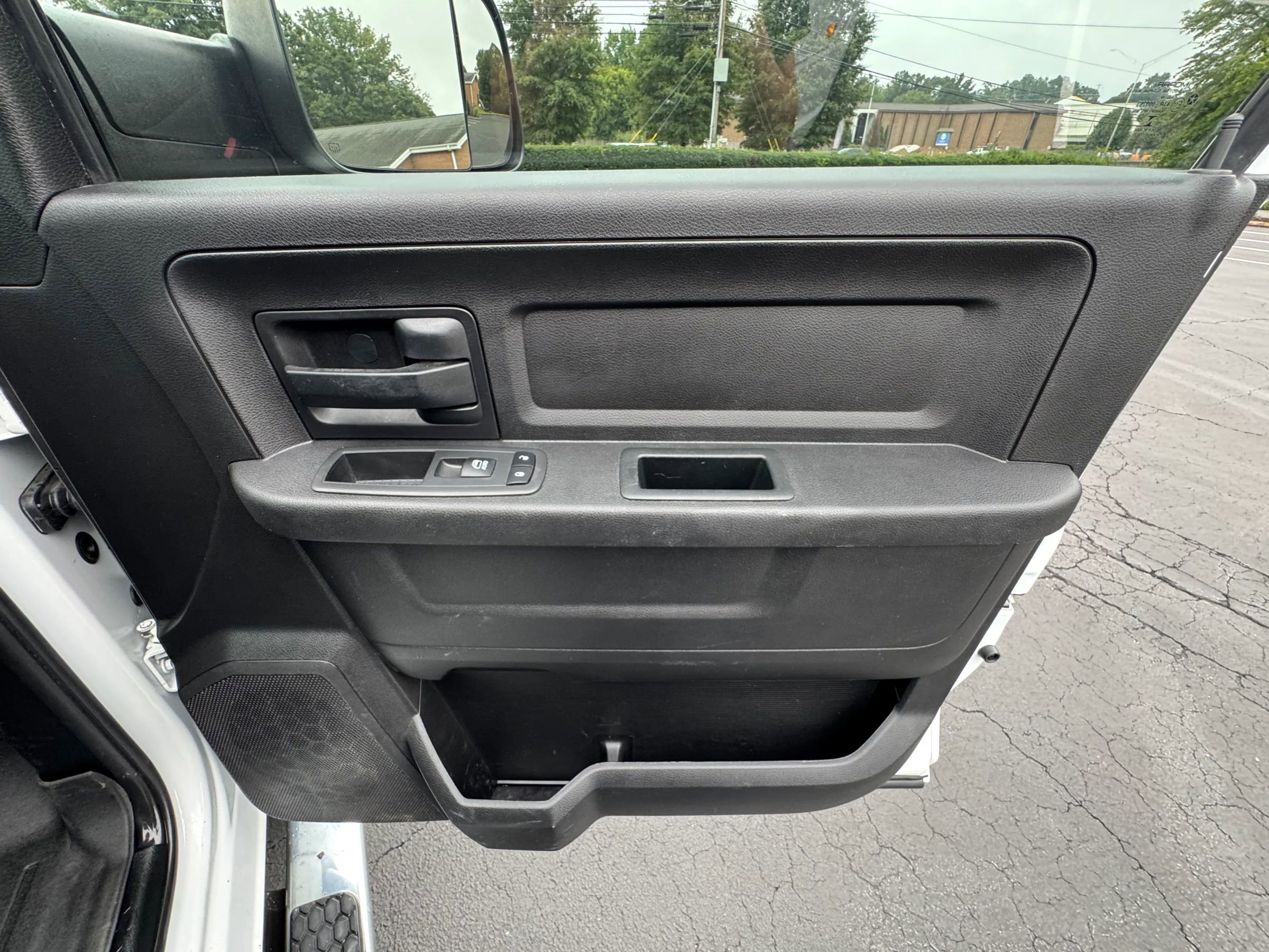 Used 2017 RAM 3500 Tradesman w/ Chrome Appearance Group image 22