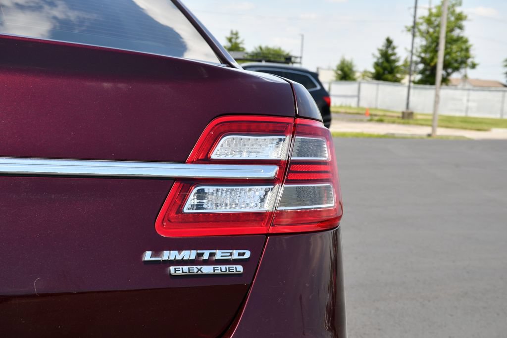 Used 2019 Ford Taurus Limited FWD image 9
