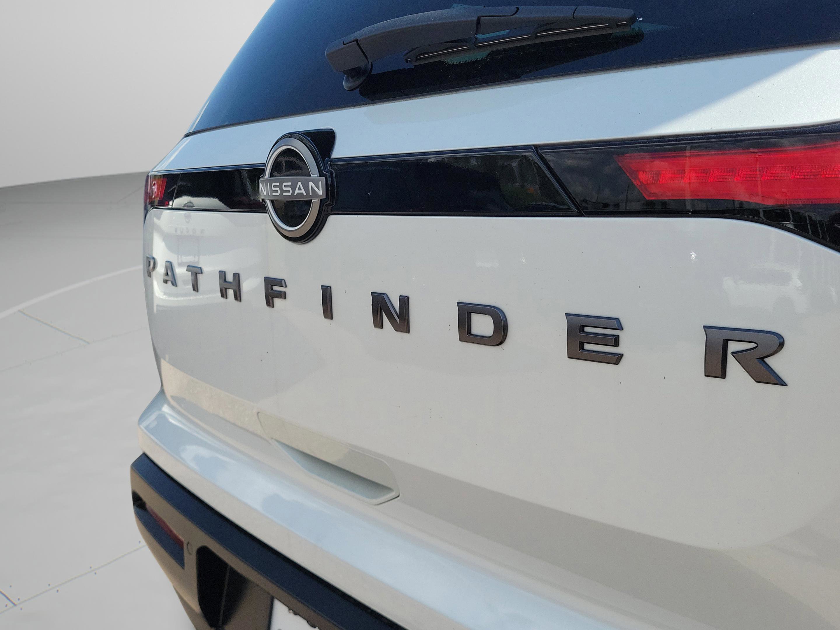 New 2026 Nissan Pathfinder SV image 7