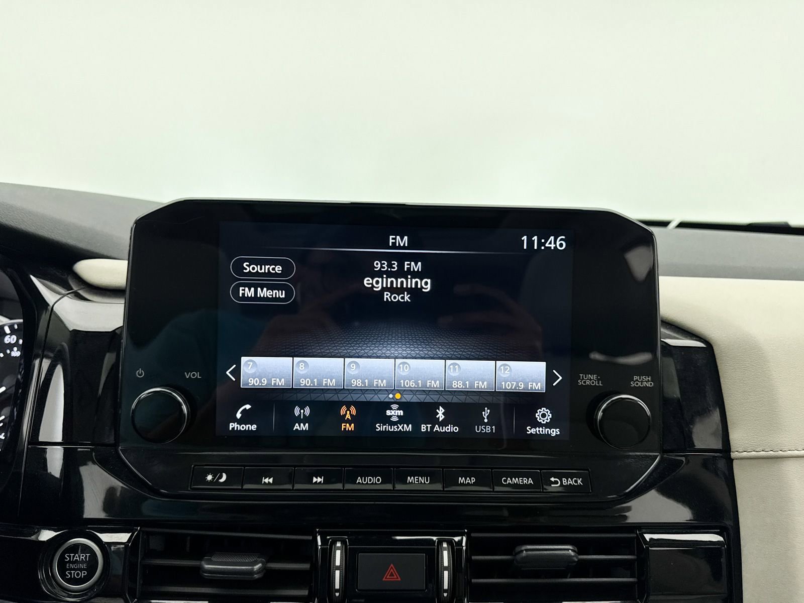 Used 2023 Nissan Pathfinder SL w/ SL Premium Package AWD/4WD image 6