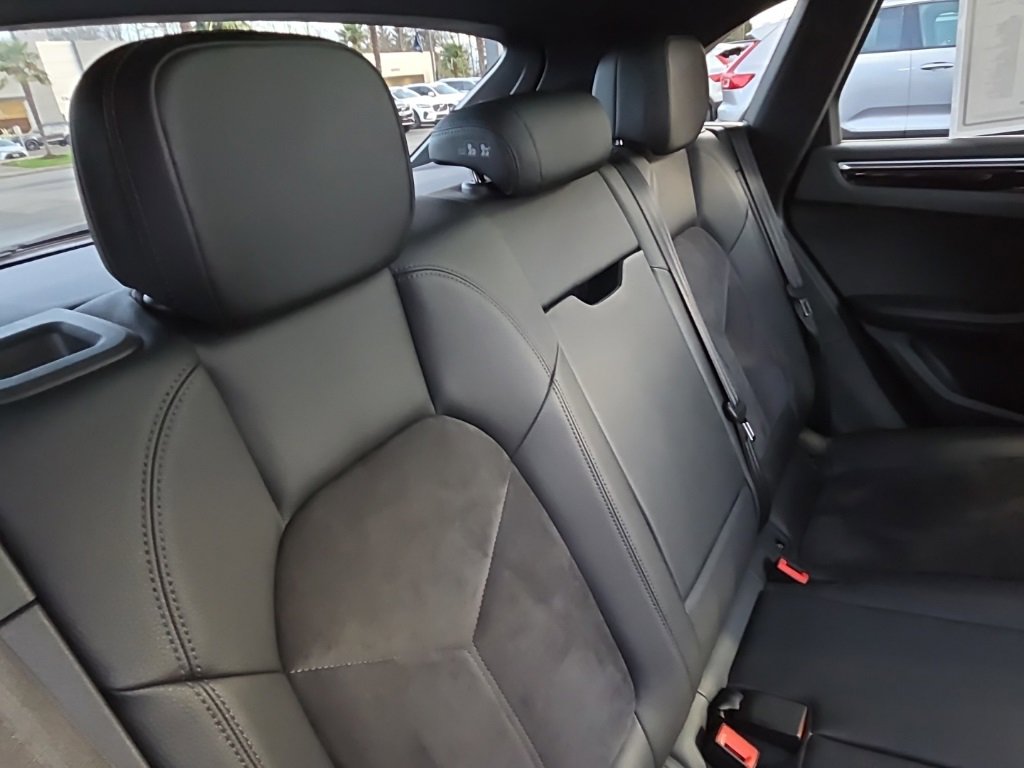 Used 2020 Porsche Macan image 18