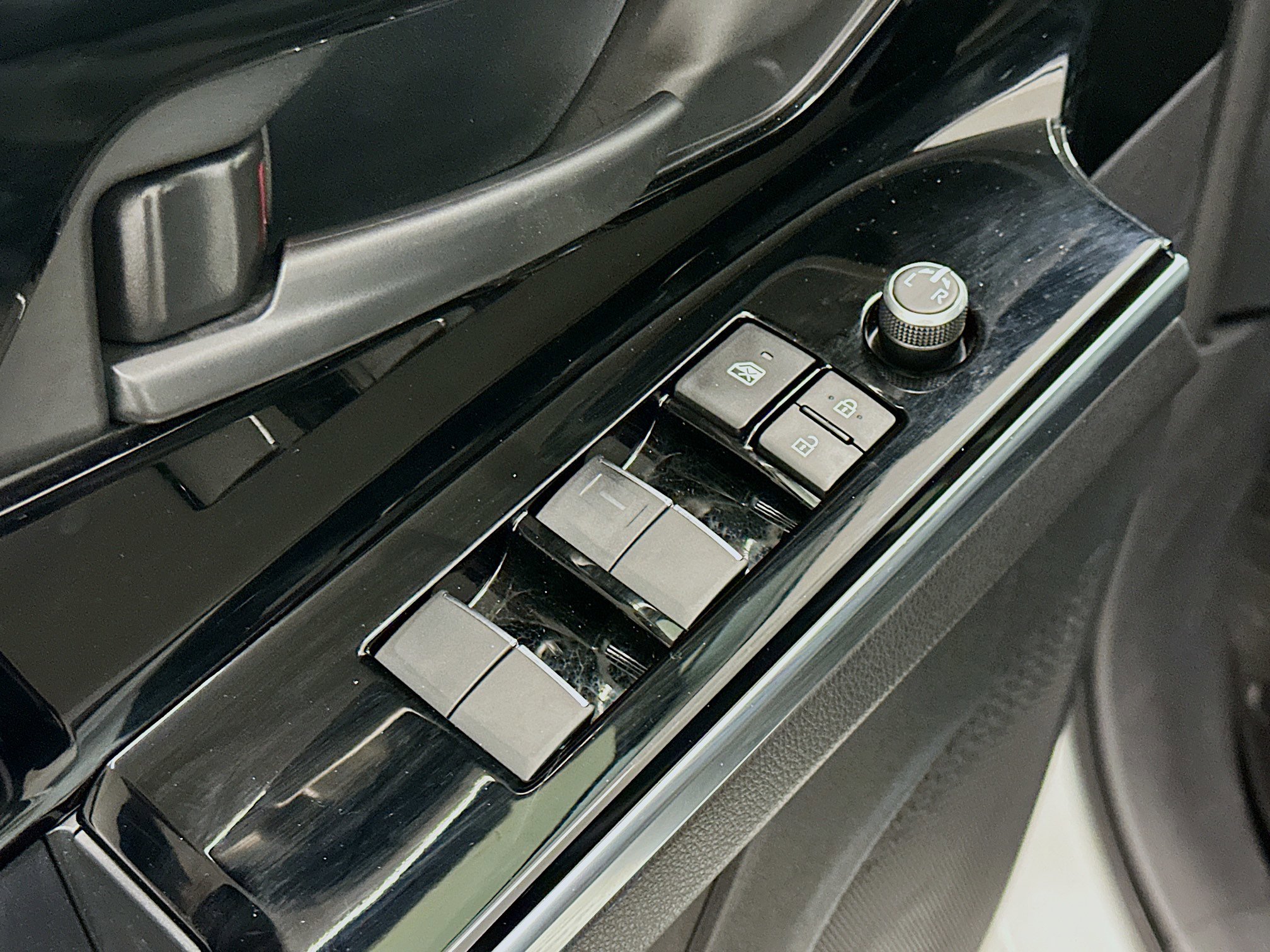 Used 2023 Toyota bZ4X Limited w/ Weather Package AWD/4WD image 15