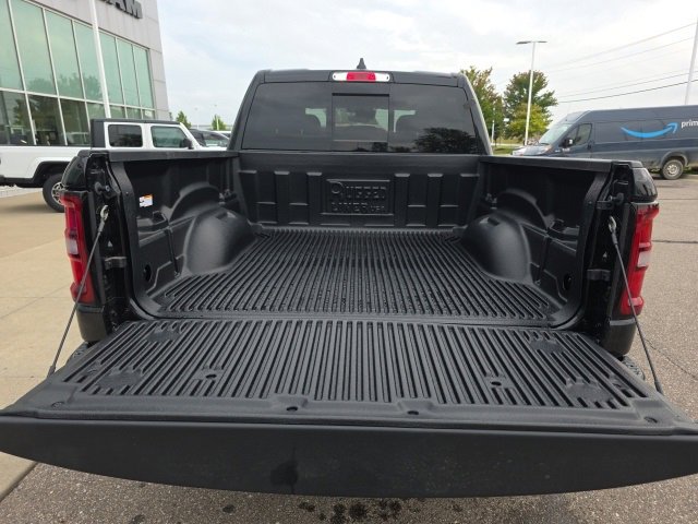 New 2026 RAM 1500 4x4 Crew Cab image 7