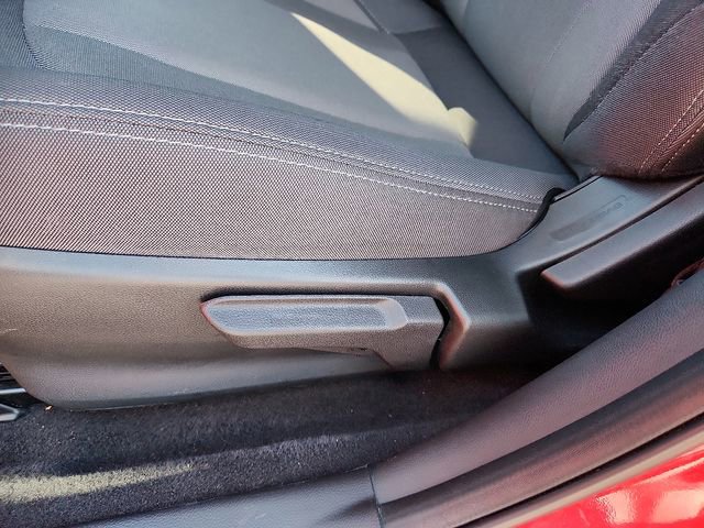 Used 2025 Subaru Crosstrek 2.0i image 14