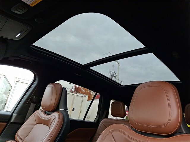 Used 2023 Lincoln Aviator Reserve w/ Equipment Group 201A image 14