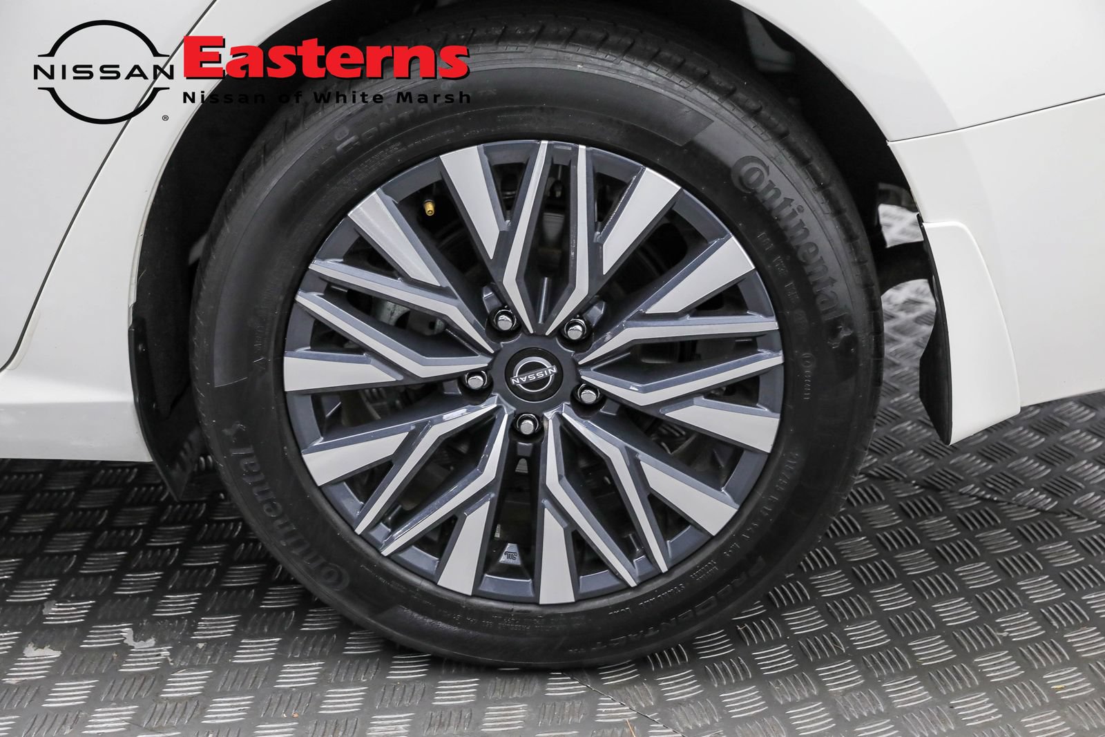Used 2024 Nissan Altima 2.5 SV w/ SV Premium Package AWD/4WD image 32