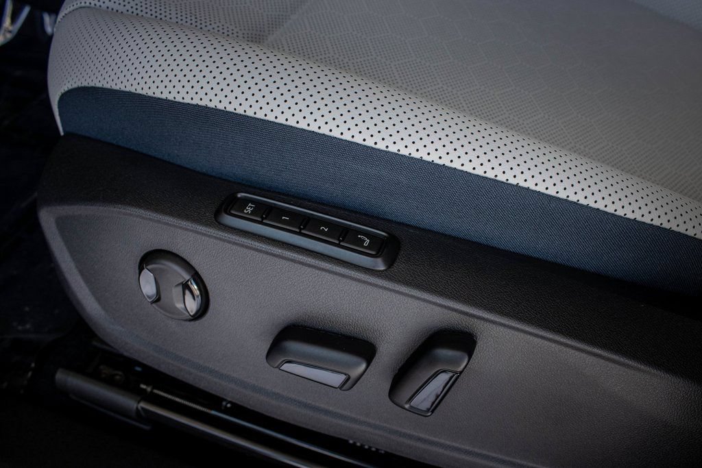 New 2025 Volkswagen ID.4 Pro S Plus AWD/4WD image 31