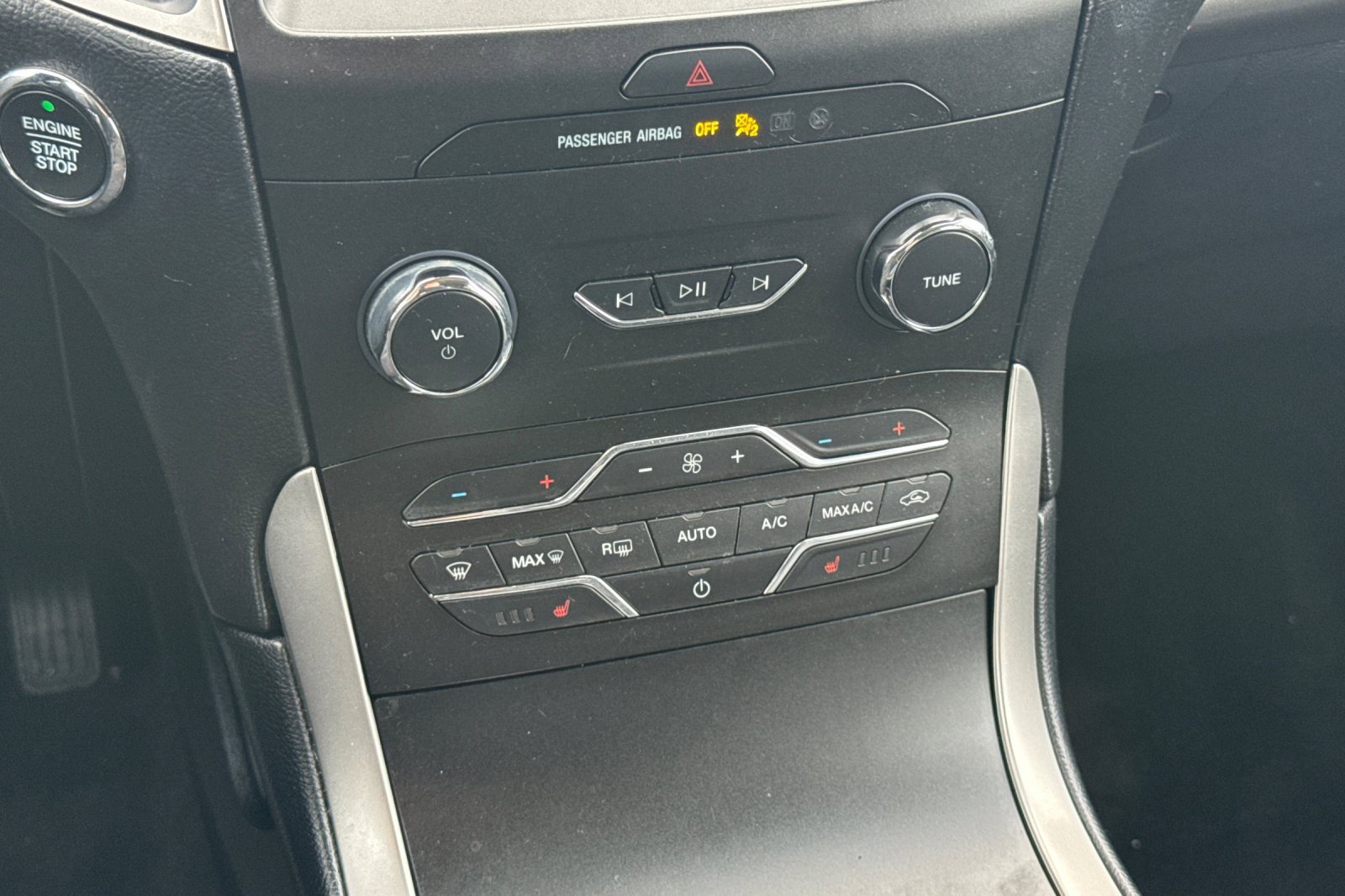 Used 2019 Ford Edge SEL w/ Equipment Group 201A image 21