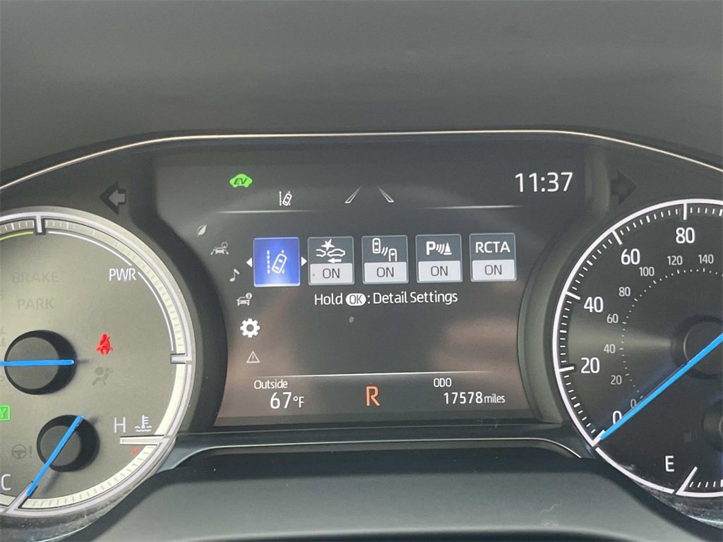 Used 2022 Toyota Venza XLE image 30