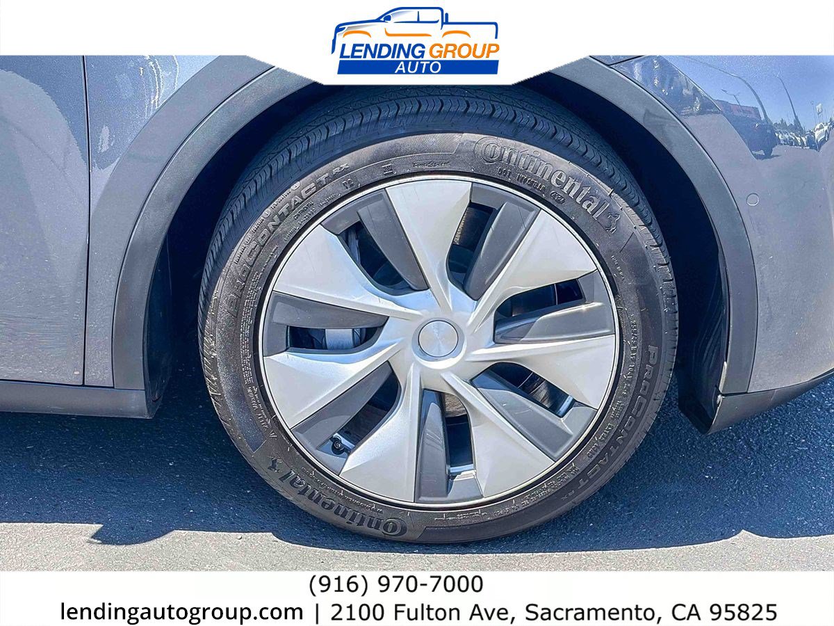 Used 2021 Tesla Model Y 2WD image 9