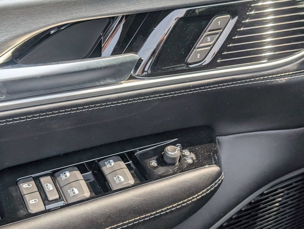 New 2026 Jeep Grand Wagoneer L Limited AWD/4WD image 10