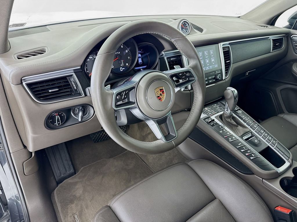 Certified 2017 Porsche Macan GTS AWD/4WD image 4