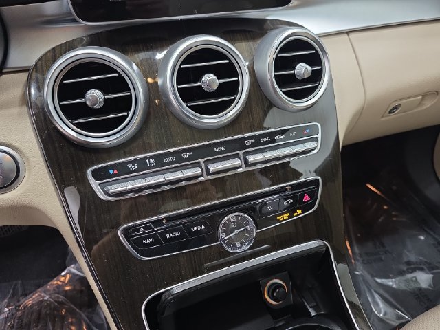 Used 2017 Mercedes-Benz C 300 4MATIC Sedan image 24