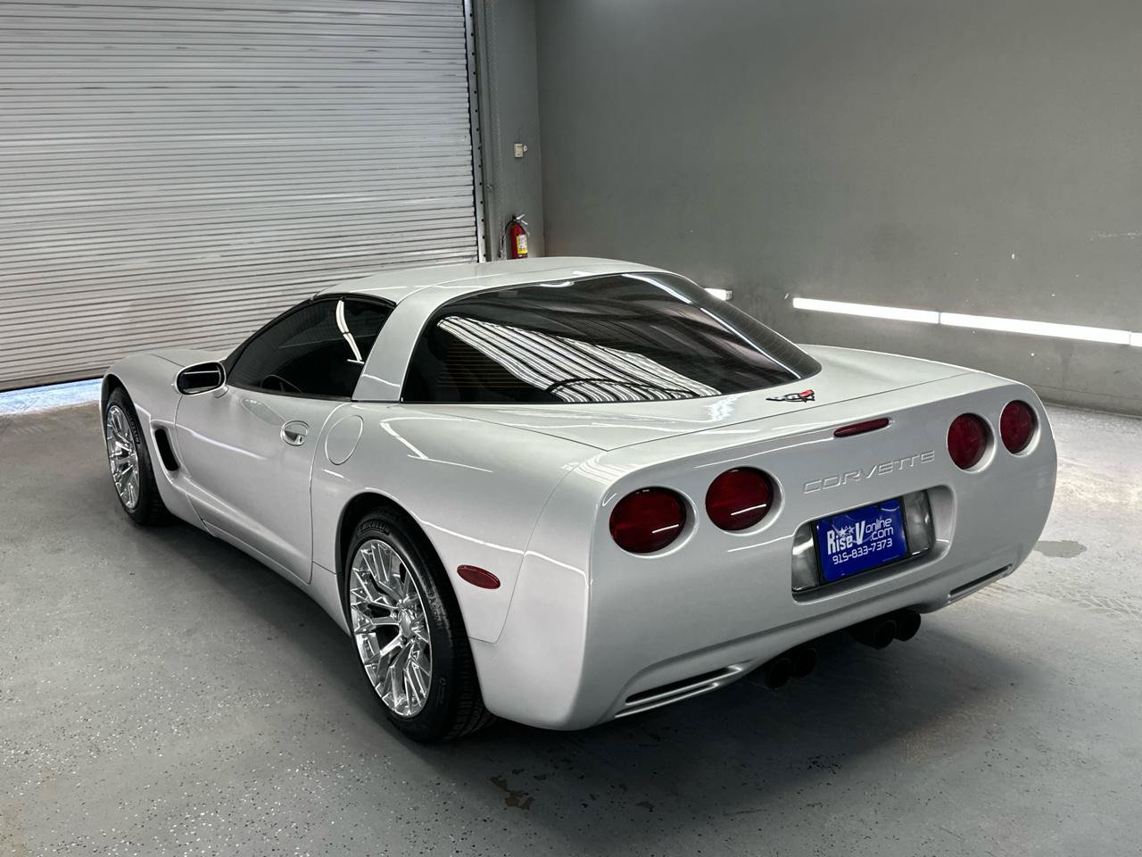 Used 2002 Chevrolet Corvette Coupe RWD image 7