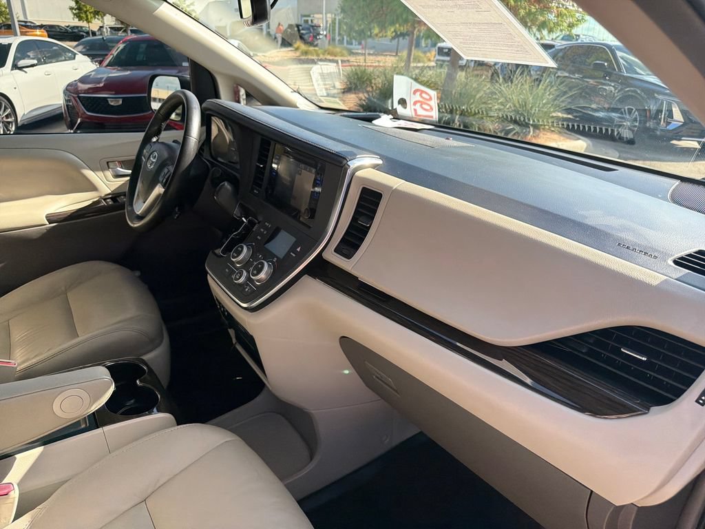 Used 2017 Toyota Sienna XLE w/ XLE Navigation Package FWD image 35