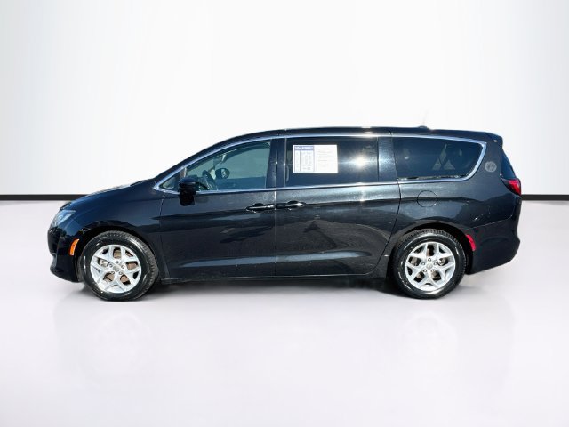 Used 2018 Chrysler Pacifica Touring Plus w/ Tire & Wheel Group FWD image 5