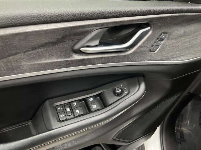 Used 2023 Jeep Grand Cherokee Limited w/ Luxury Tech Group II image 28