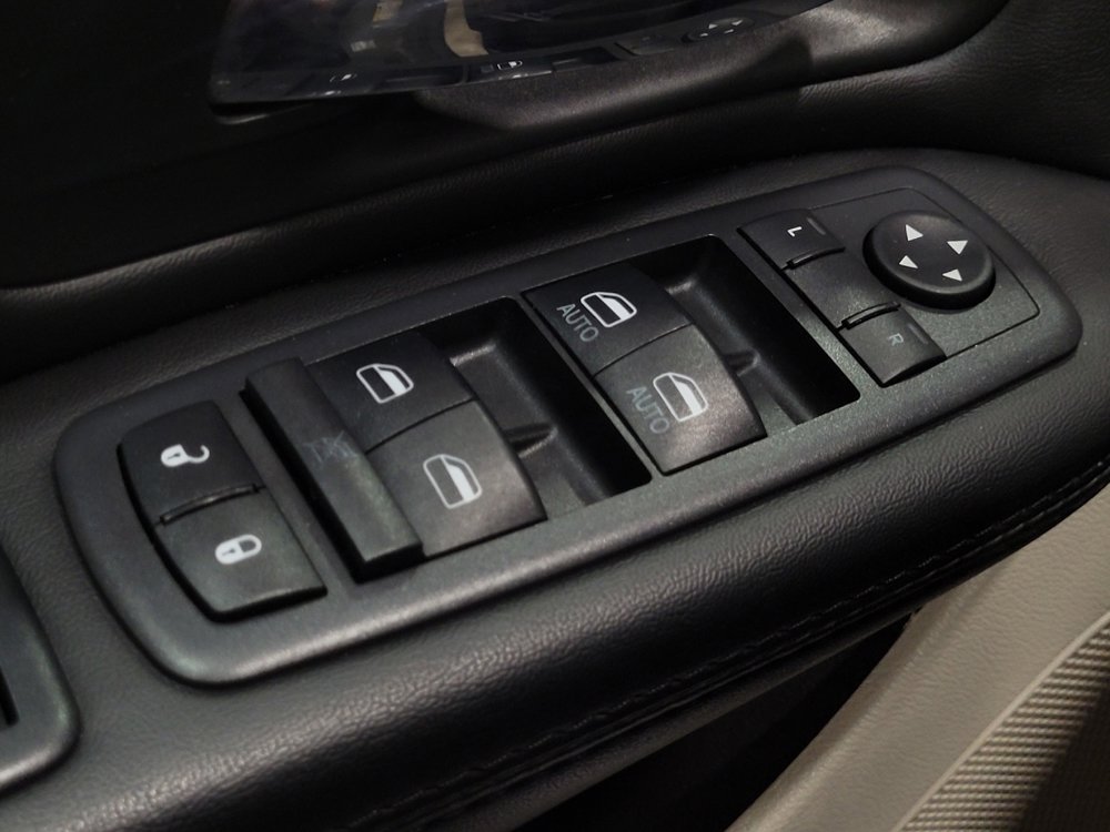Used 2018 Dodge Grand Caravan SE w/ UConnect Hands-Free Group FWD image 27