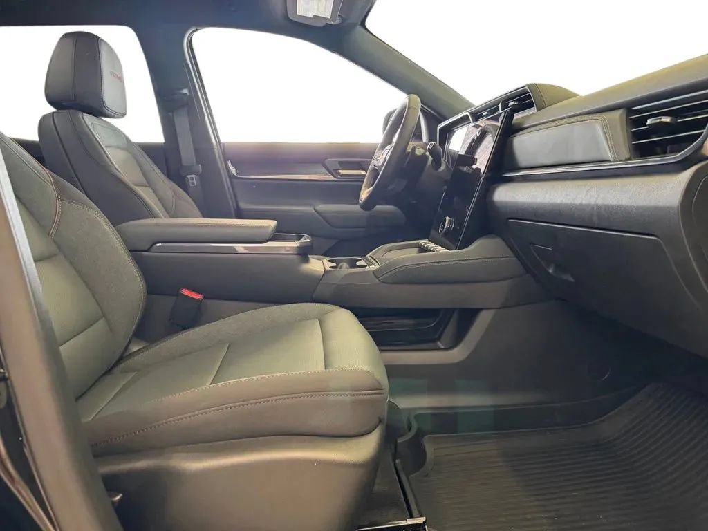 New 2027 GMC Terrain AT4 w/ Technology Package II AWD/4WD image 13