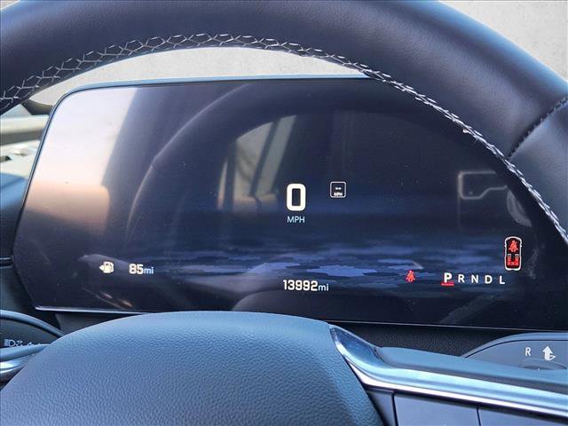 Used 2025 Chevrolet Traverse LT w/ Driver Confidence Package image 14