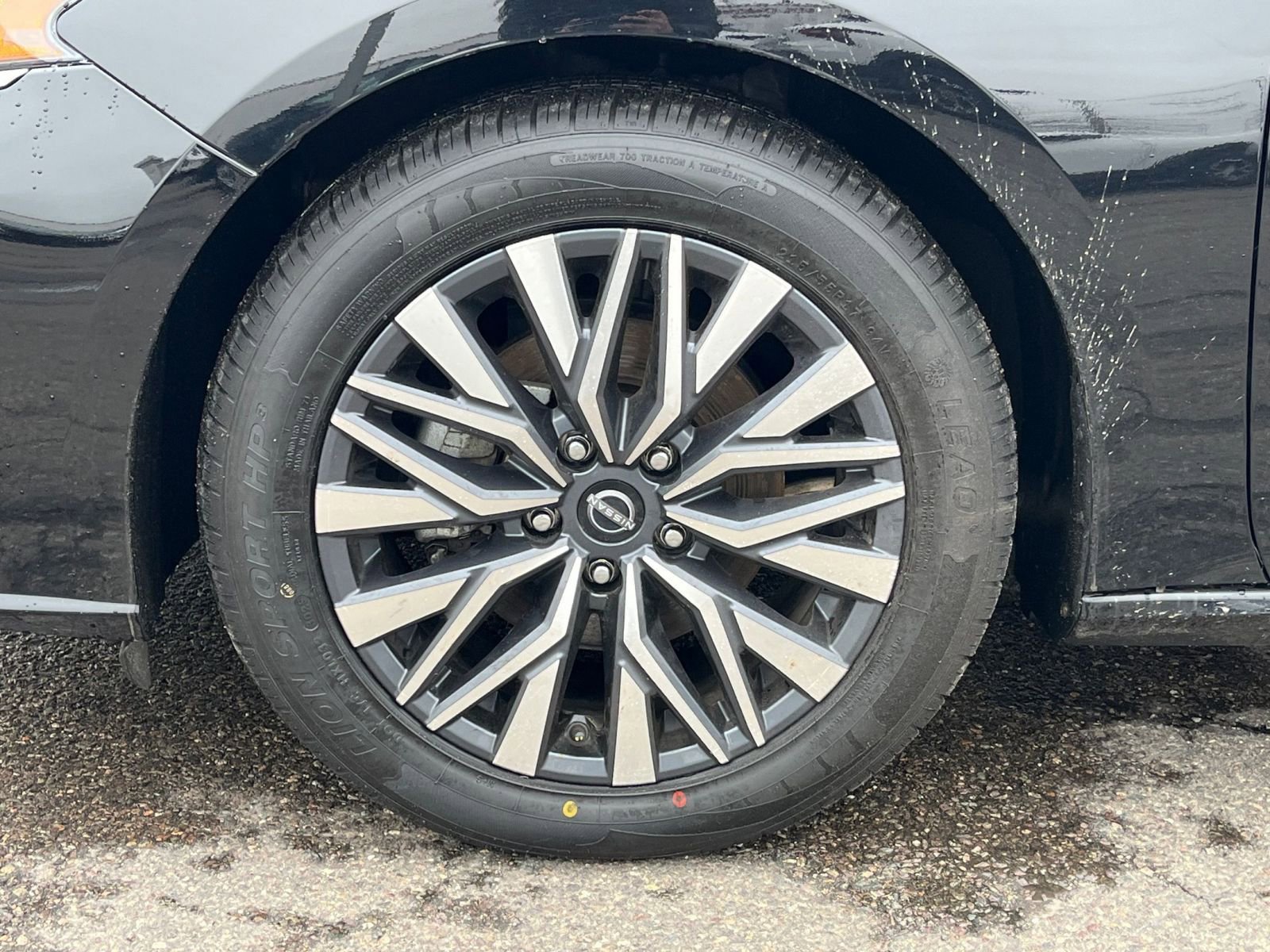 Used 2025 Nissan Altima 2.5 SV FWD image 28