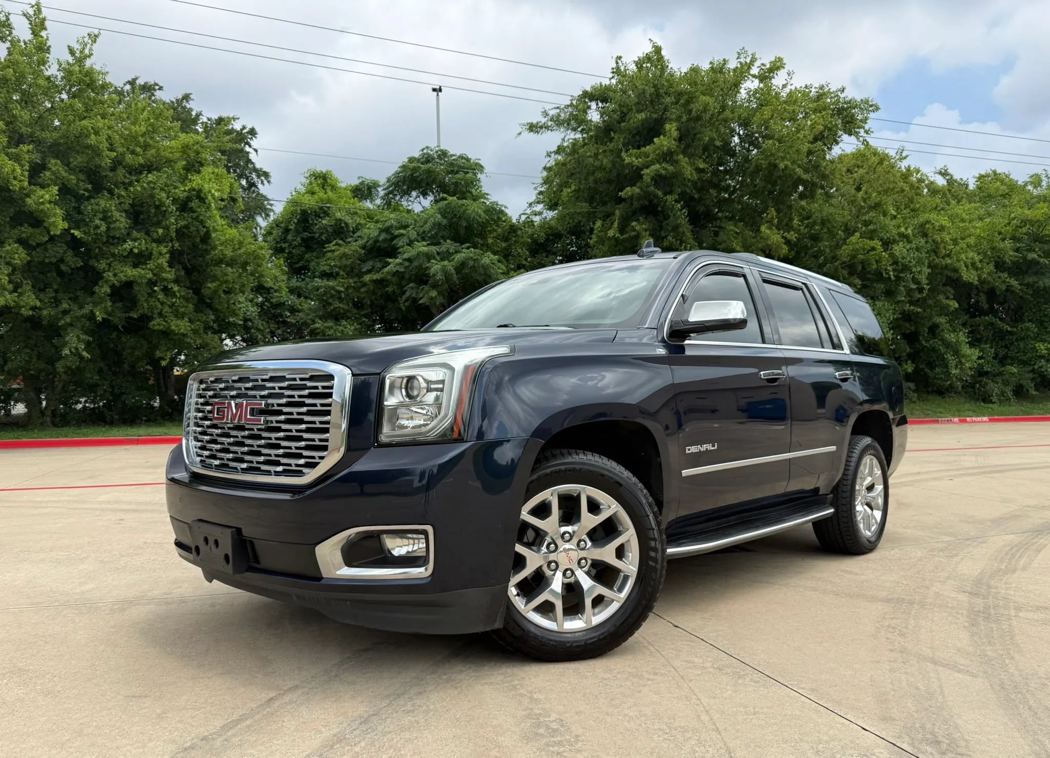 Used 2018 GMC Yukon Denali w/ Enhanced Security Package RWD image 17